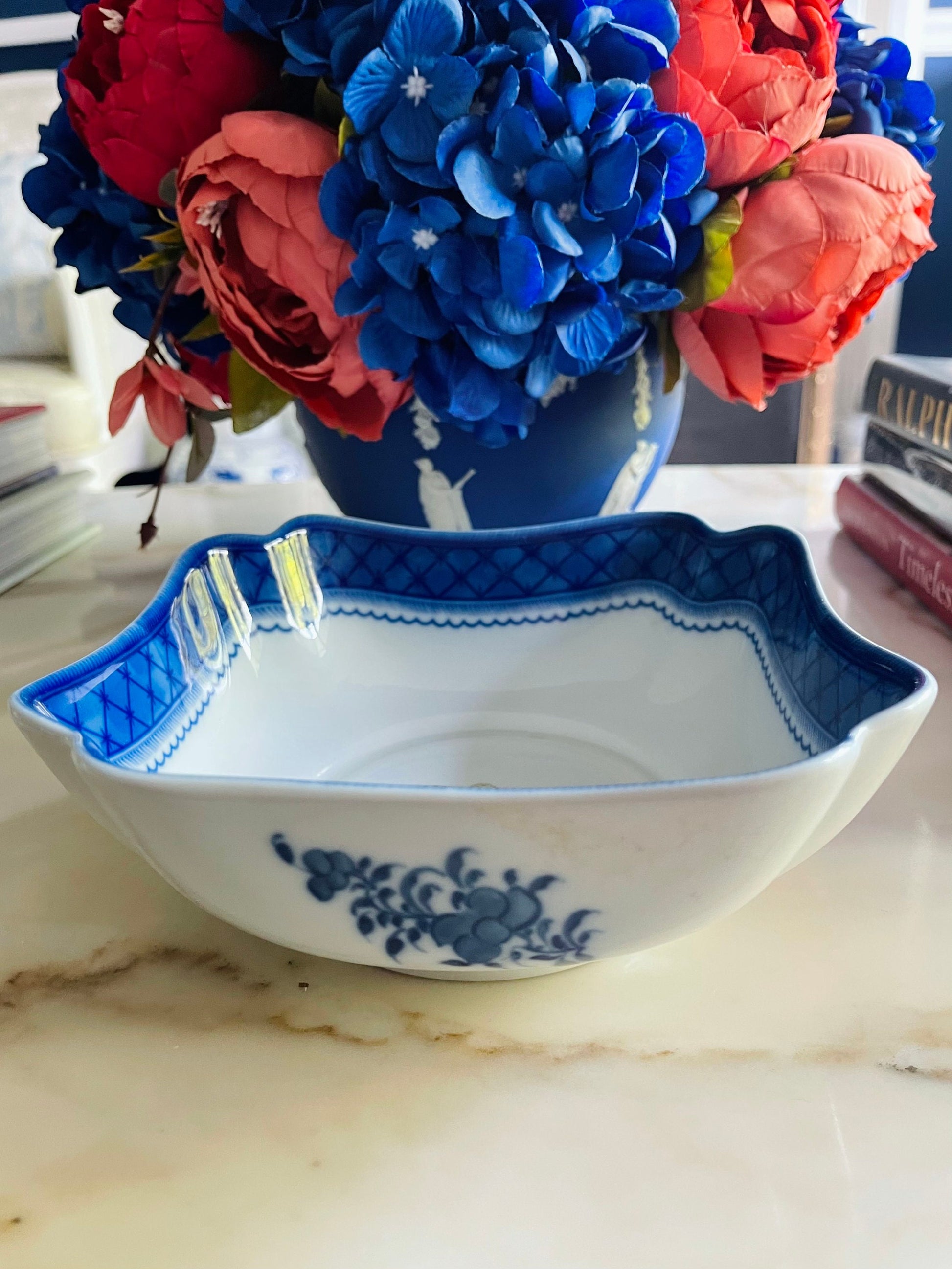 Mottahedeh Diplomatic Eagle Small Square Bowl