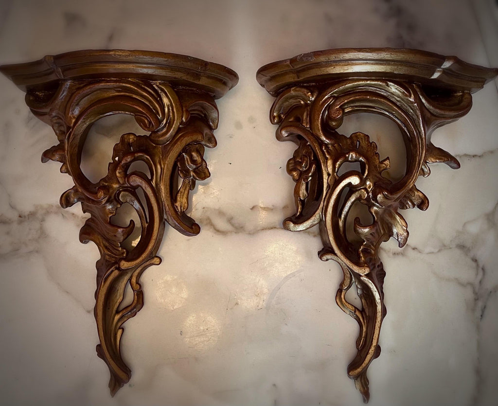 Antique 19th Century Craved Pair of Large Italian Gilt Wood Wall Shelves